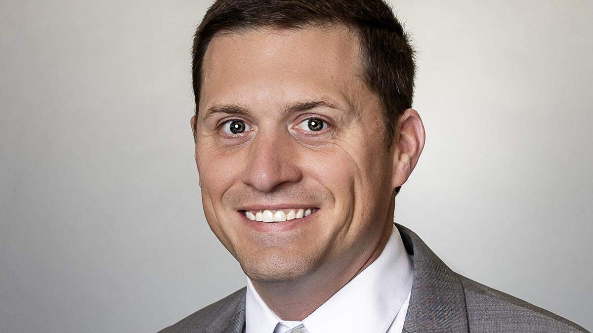 Independence City Manager Zach Walker will vacate his role after accepting a job as the city manager of Bloomington, Minnesota. His last day will be October 12, 2025.