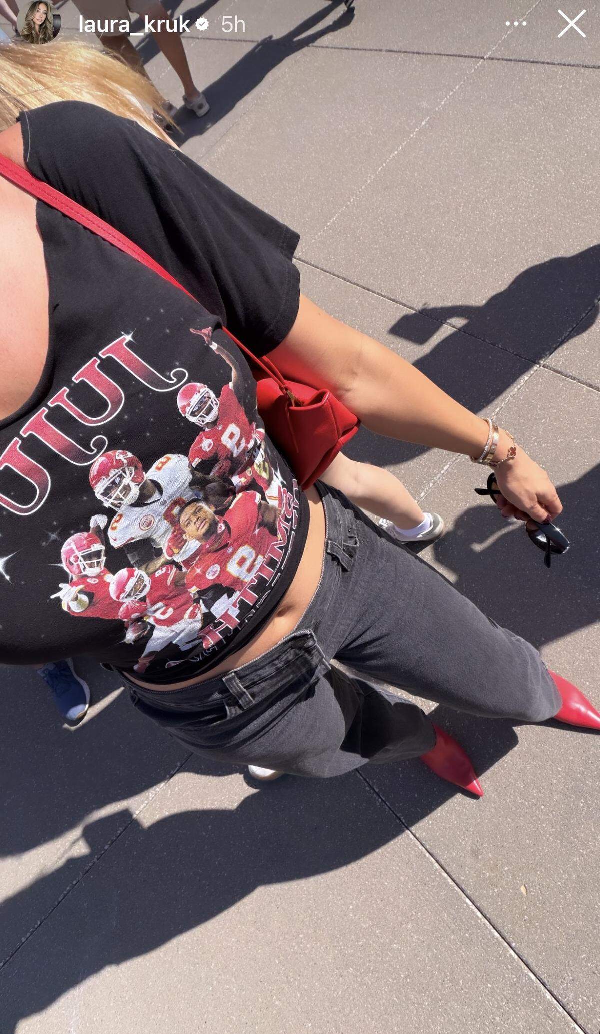 Laura Kruk wore a T-shirt with her fiance’s name on it.