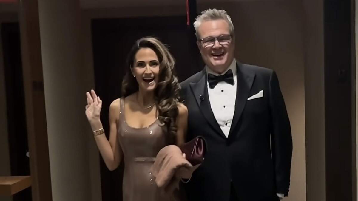 Big Slick co-host and former “Modern Family” star Eric Stonestreet and his wife, Lindsay Schweitzer, were guests at the Taylor Swift-Travis Kelce wedding Friday in New York.