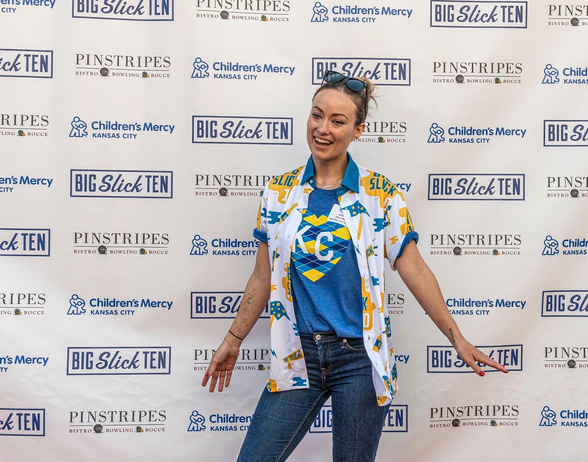 Actress/director Olivia Wilde posed for the cameras at the Big Slick Celebrity Weekend red carpet. Her connection to the event: Her fiance is Big Slick host Jason Sudeikis.