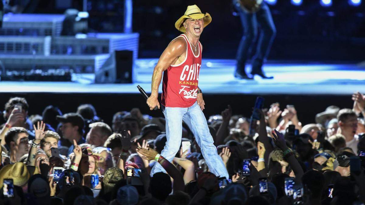Country music star Kenny Chesney returns to Rupp Arena for the first time since 2011.