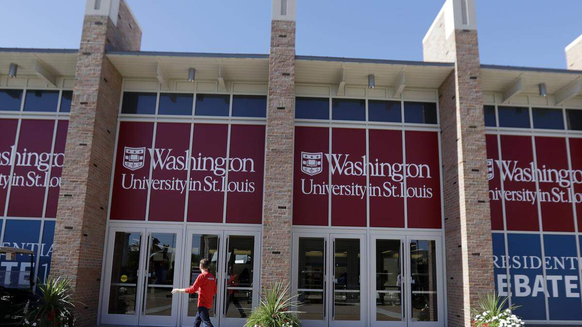 Washington University officials demanded an apology for 10 of its incoming freshmen who were “scared and humiliated” after being mistaken by local police for IHOP dine and dash suspects. The cops apologized.