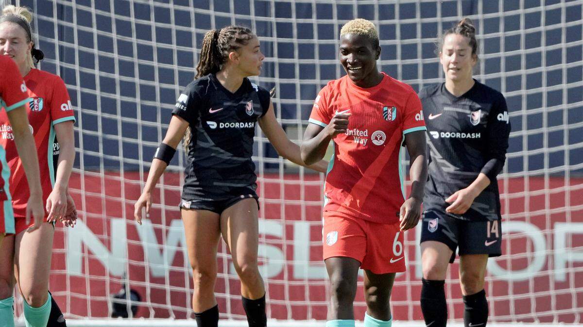 Kansas City Current forward Temwa Chawinga (6) reacts after scoring a goal against Angel City FC during the second half at CPKC Stadium on March 30, 2024.