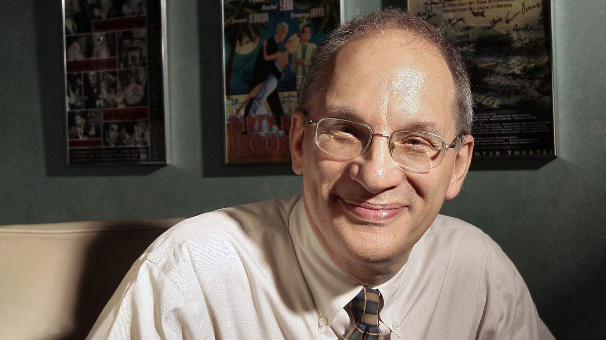 After 40 years with Kansas City's Theater League, Mark Edelman is retiring.