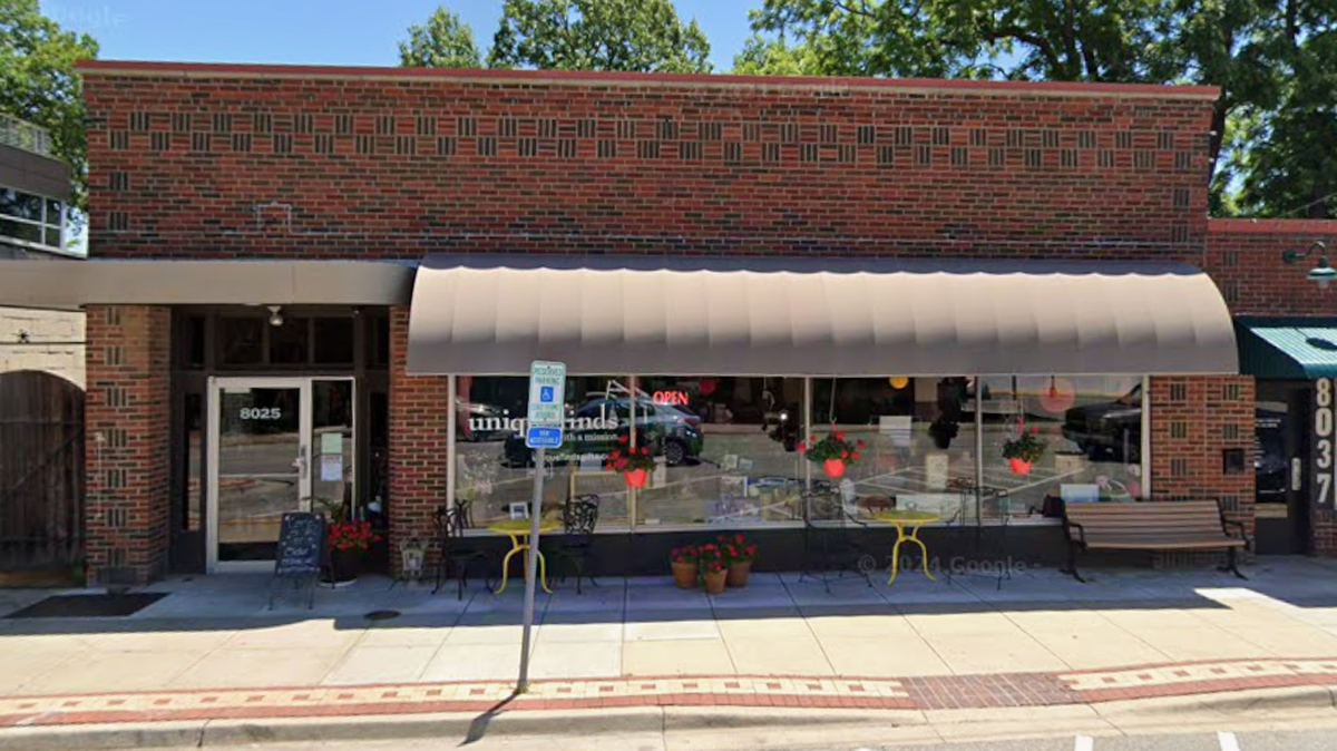 Unique Finds, a gift shop in historic downtown Overland Park that has been open for over 20 years, will be permanently shutting its doors this Saturday.