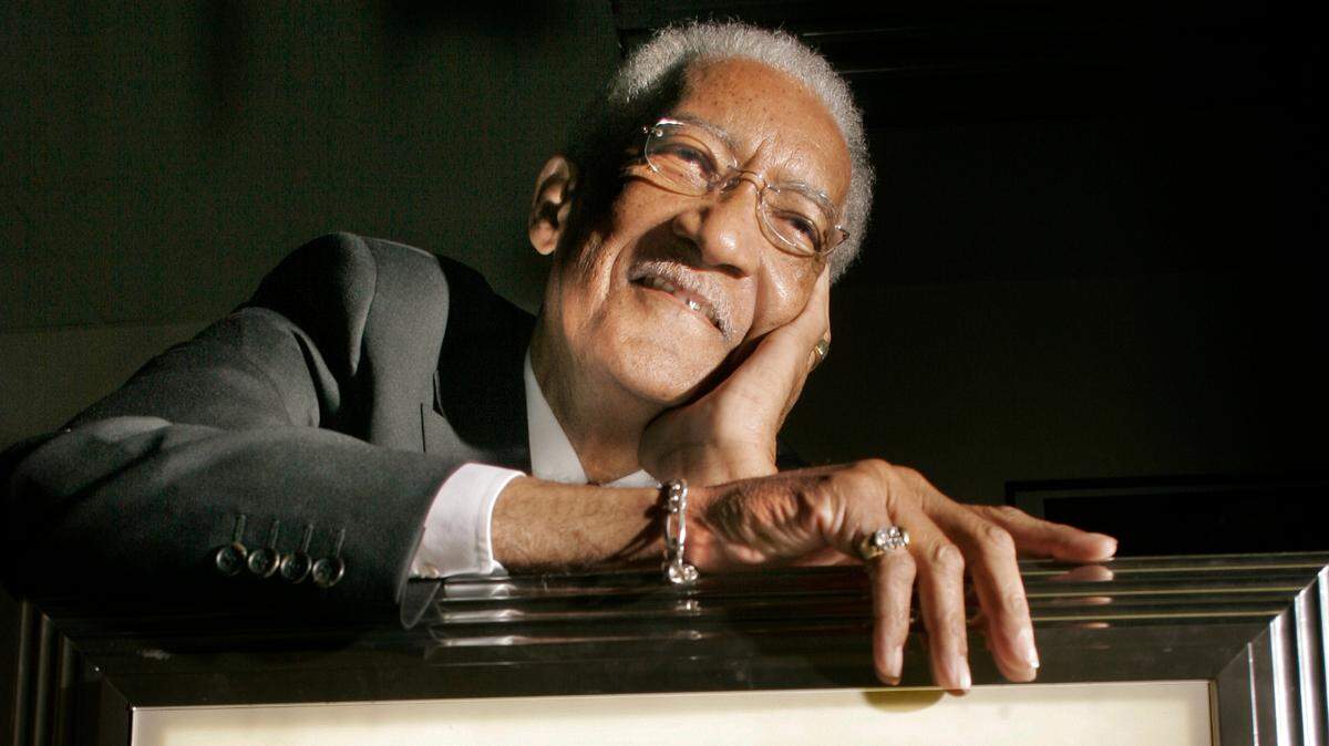 Leon Brady, director of Kansas City Youth Jazz, has been named winner of the 2007 Pinnacle Award for Excellence in the Arts.