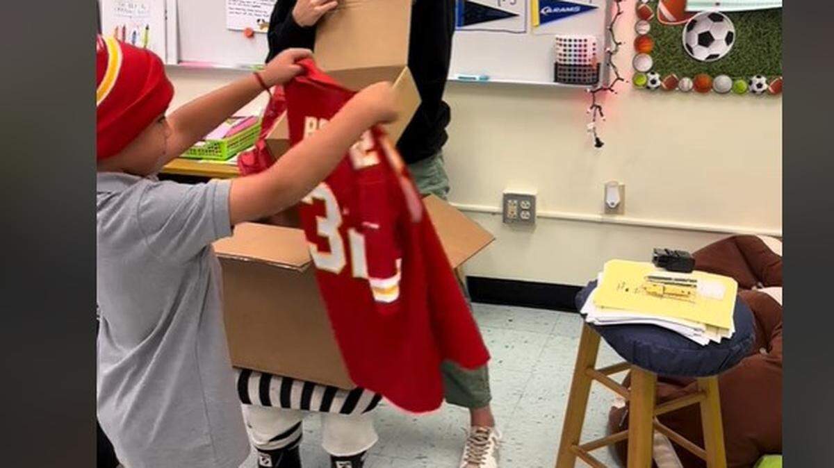 A young student got a Nick Bolton jersey and much more from the Chiefs.