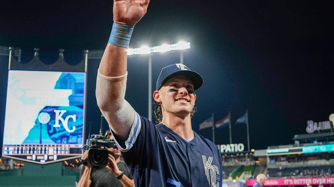 Kansas City Royals shortstop Bobby Witt Jr. (7) waves to the crowd after the win over the New York Yankees at Kauffman Stadium on Sept. 29, 2023.