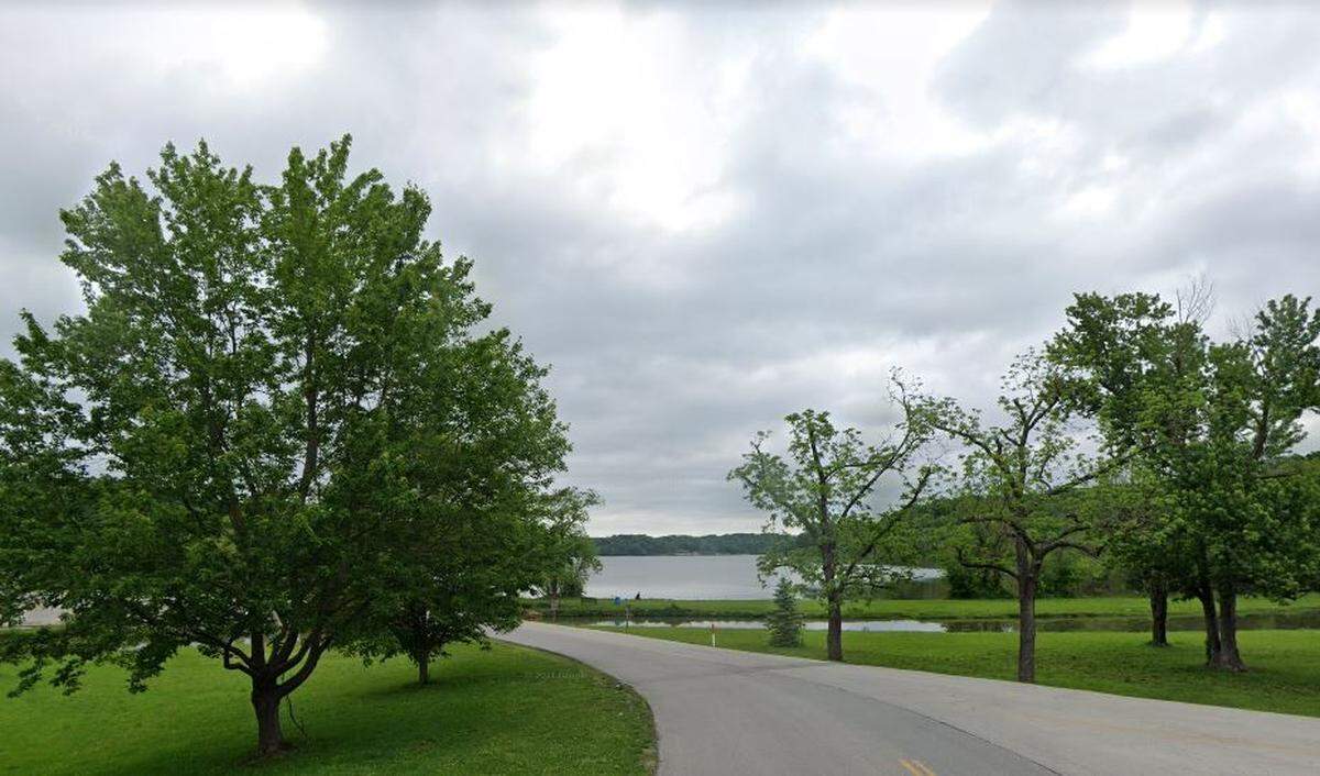 Wyandotte County Lake Park, located at 91st Street and Leavenworth Road, is seen in a Google Maps Street View image.