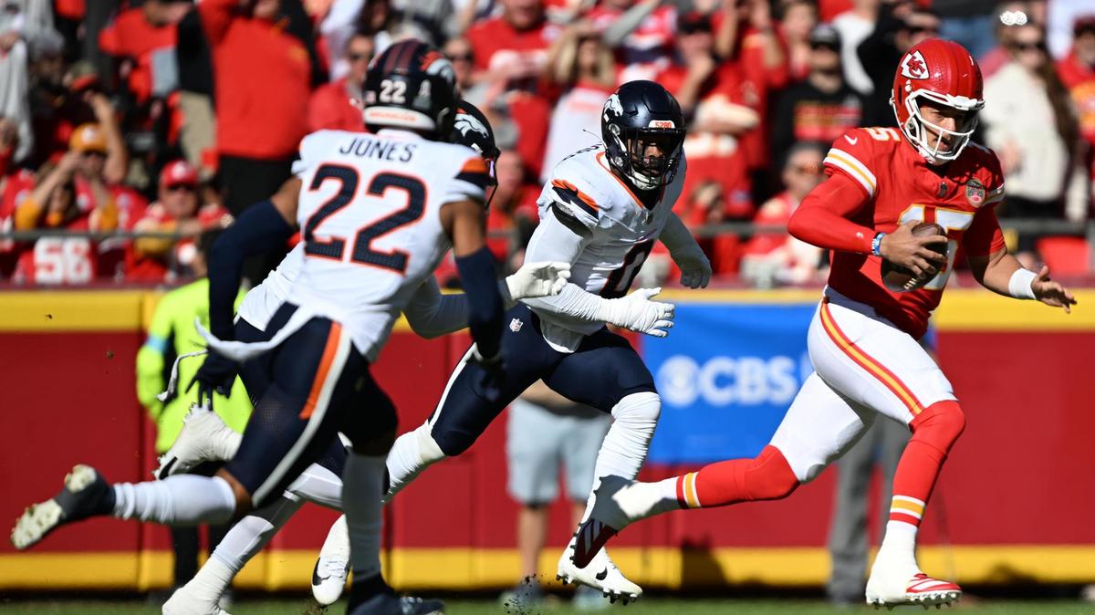 Kansas City Chiefs quarterback Patrick Mahomes (15) runs the ball against the Denver Broncos on Sunday, Nov. 10, 2024, at GEHA Field at Arrowhead Stadium.
