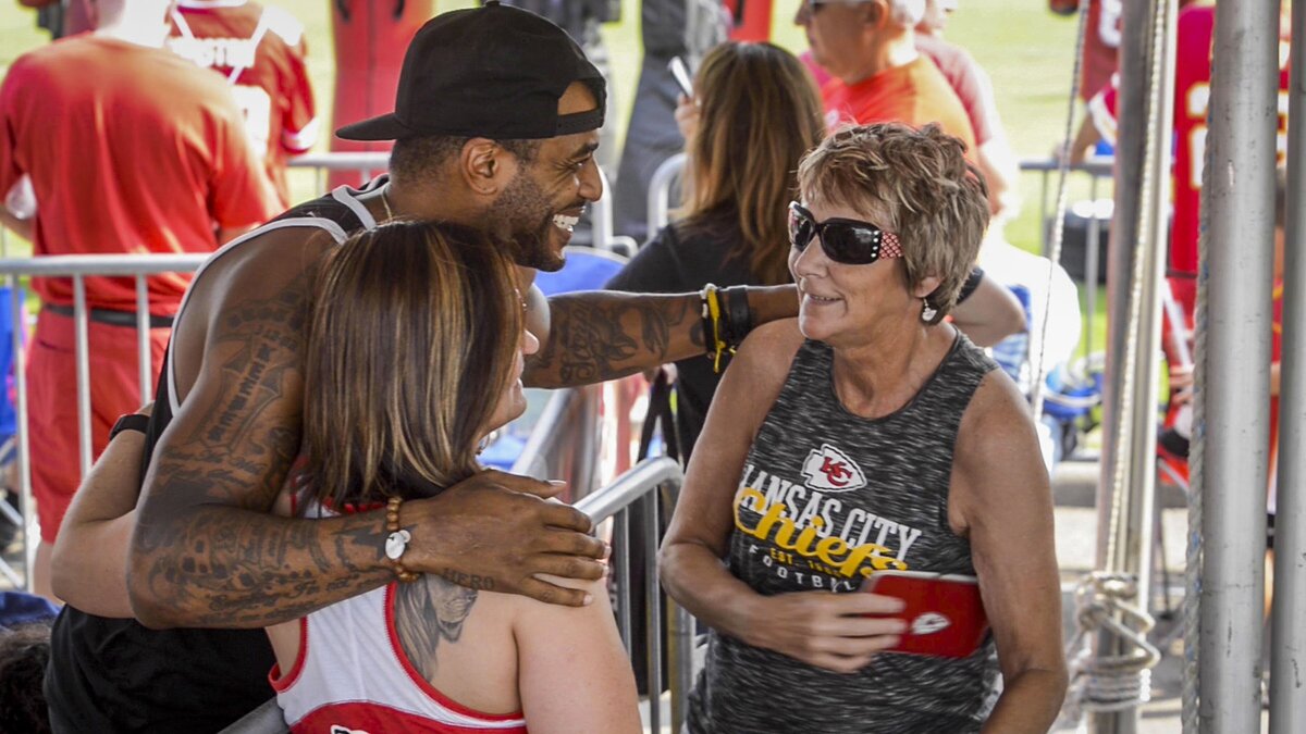 Larry Johnson back in good graces with KC Chiefs fans | Kansas City Star