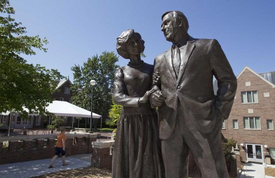 The Henry W. and Marion Bloch Sculpture stands between the Bloch Heritage Hall and Bloch Executive Hall at the University of Missouri-Kansas City. The sculpture was commissioned by their children to surprise their father on his 90th birthday and to commemorate their parents’ commitment to the Bloch School and to the city.