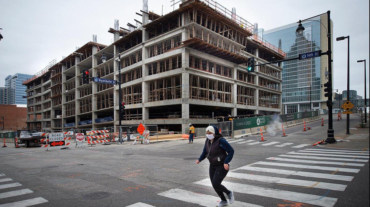 Construction is underway on a $140 million office tower at 1400 Baltimore Ave., just east of the Kansas City Convention Center in downtown Kansas City. The tower was slated to be the new headquarters of Waddell & Reed.