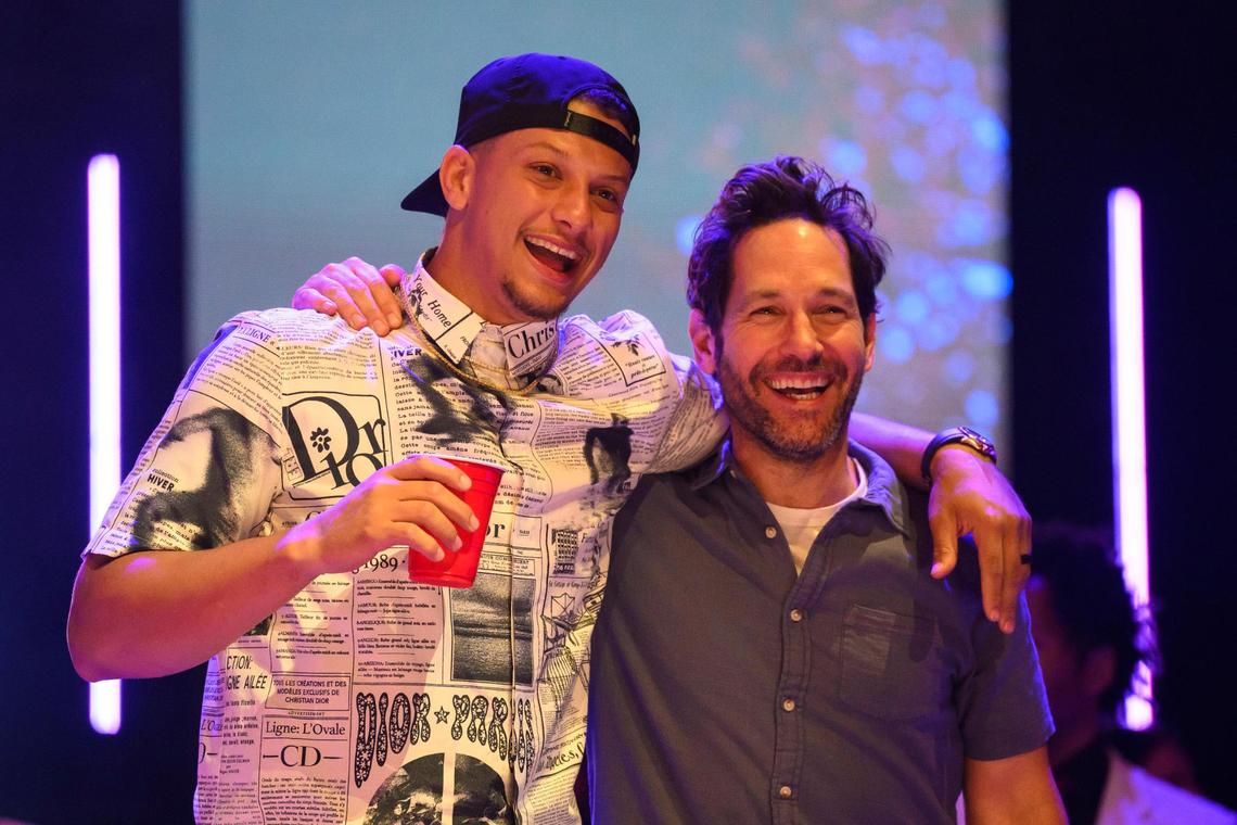 Kansas City Chiefs quarterback Patrick Mahomes, left, and host Paul Rudd enjoyed the action during the Big Slick auction last year at the T-Mobile Center.