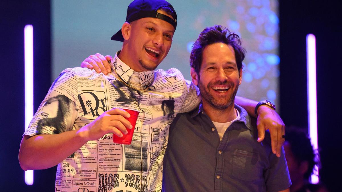 Patrick Mahomes, Paul Rudd, Jason Sudeikis on drums propel Big Slick to another record