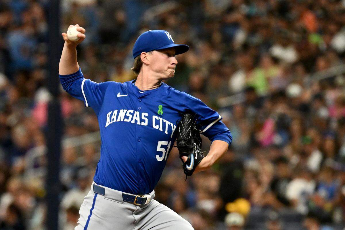 Kansas City Royals starting pitcher Brady Singer (51) throws a pitch in the second inning against the Tampa Bay Rays at Tropicana Field on May 25, 2024.