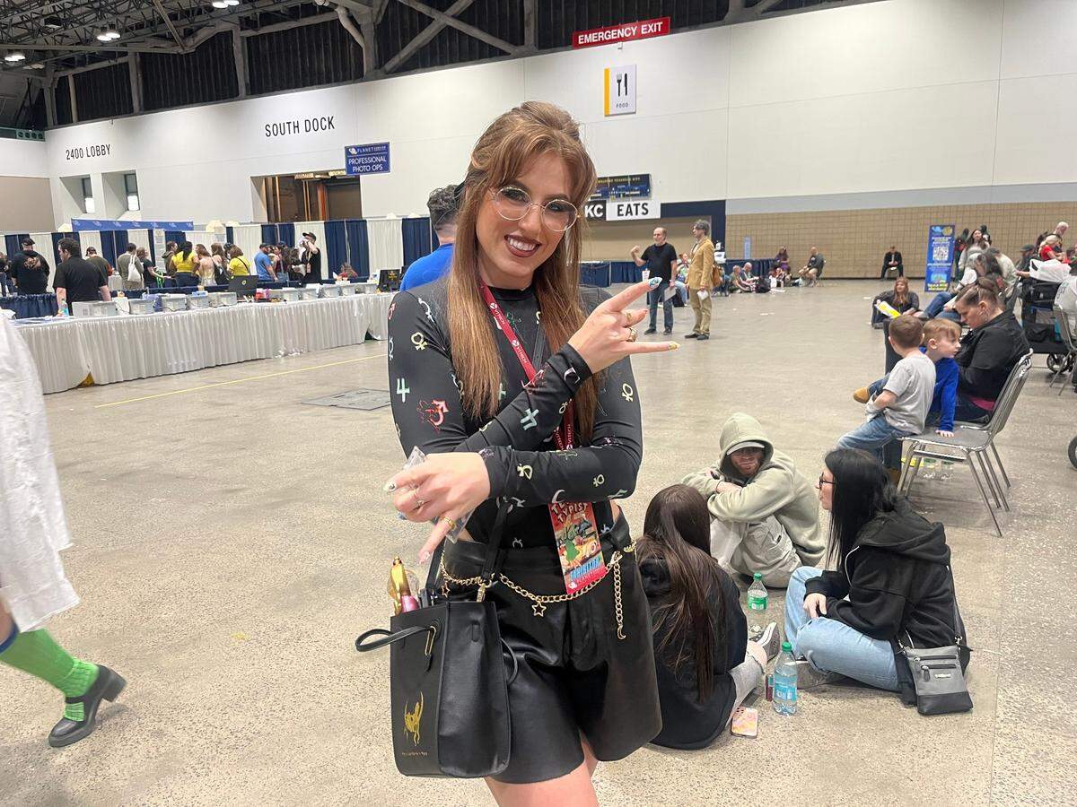 Brooke Edwards is an influencer at Planet Comicon for work.