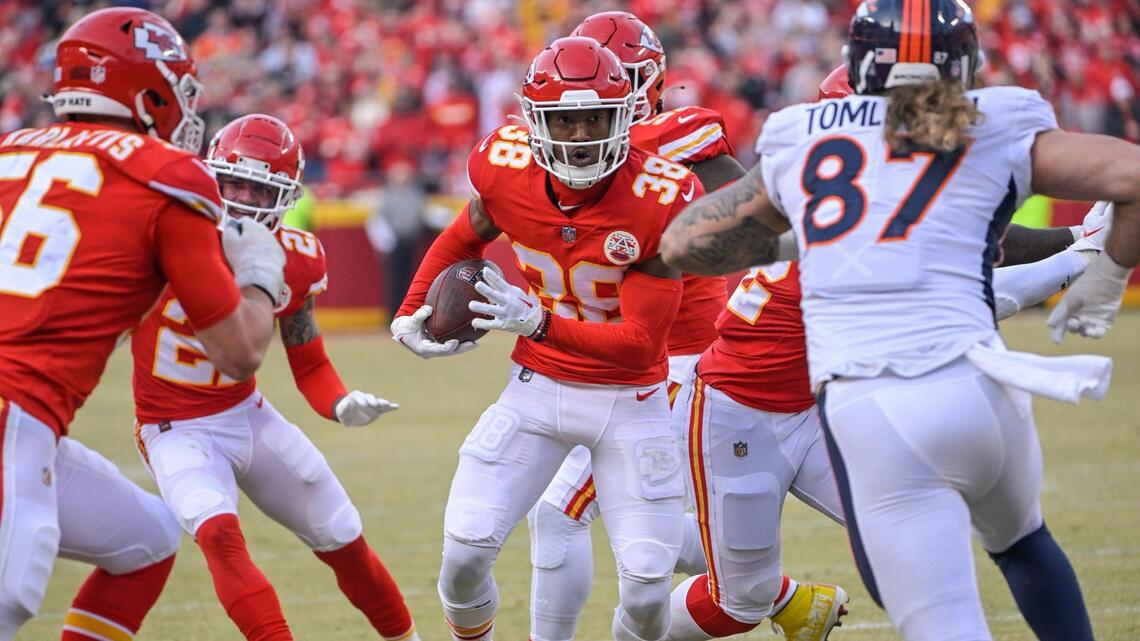 Chiefs prep for regular-season finale without Sneed. Here’s the latest from practice