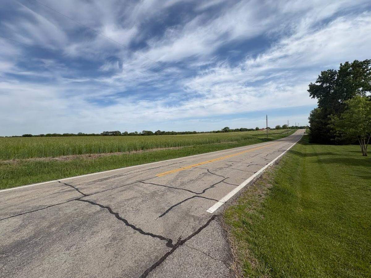 Gardner residents plan to speak out against a proposed data center on 191st Street and South Clare Road.