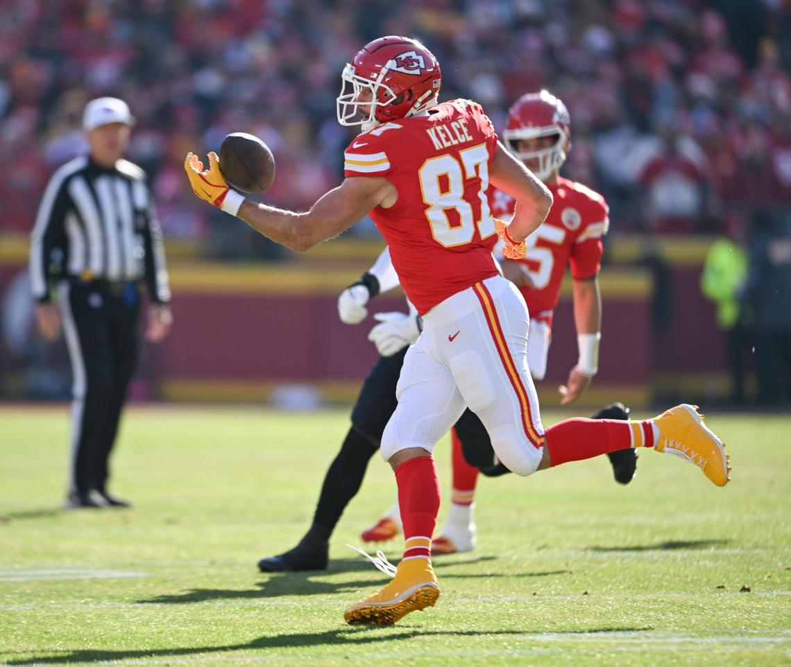 Kansas City Chiefs tight end Travis Kelce (87) couldn’t hold onto a pass thrown in the first quarter against the Houston Texans on Saturday Dec. 21, 2024, at GEHA Field at Arrowhead Stadium.