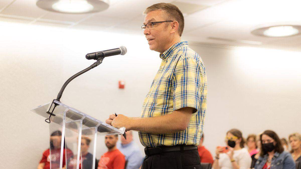 Art Smith speaks at an Independence school board meeting.