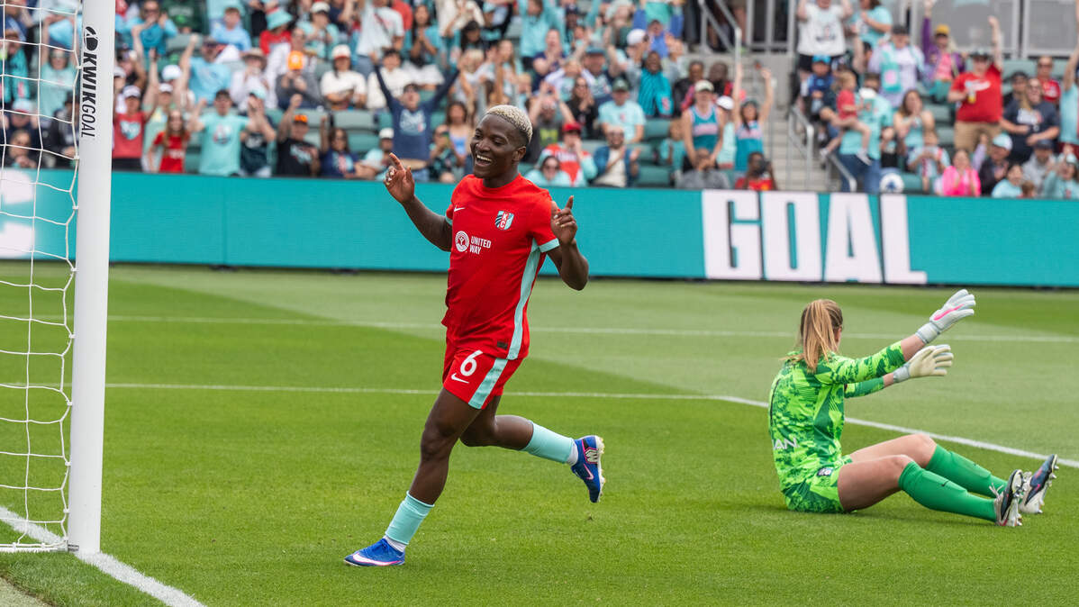 Kansas City Current forward Temwa Chawinga (6) celebrates her third goal of the match in the second half vs. the Chicago Stars on Sunday, May 10, 2026.