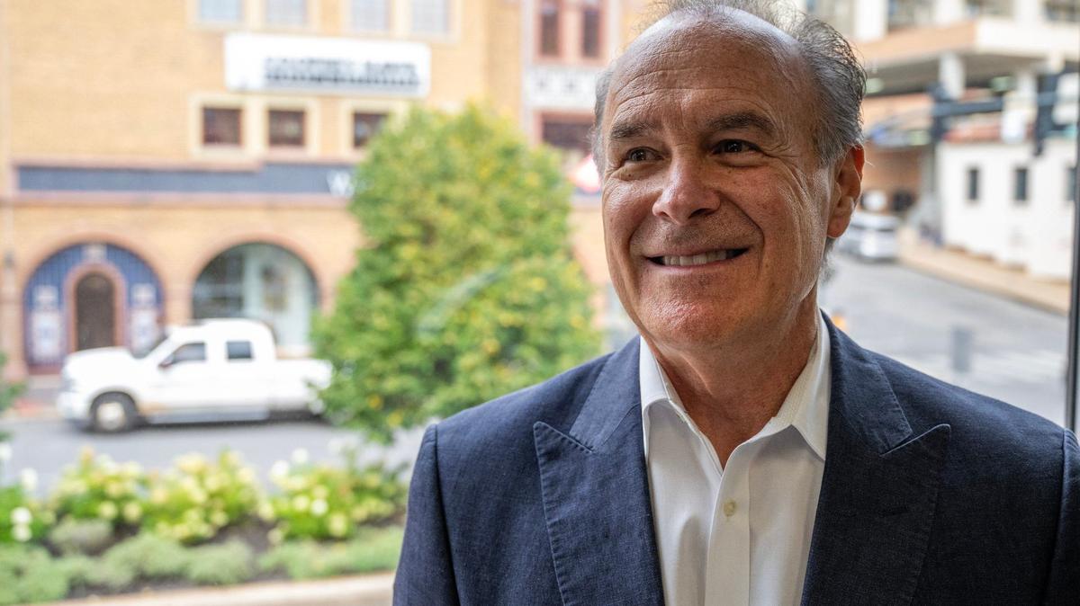 Ed de Avila, who ran development on the Country Club Plaza 26 years ago for J.C. Nichols, has returned to Kansas City to be the Plaza’s “24/7 man in Kansas City” for the new ownership group, HP Village Partners.