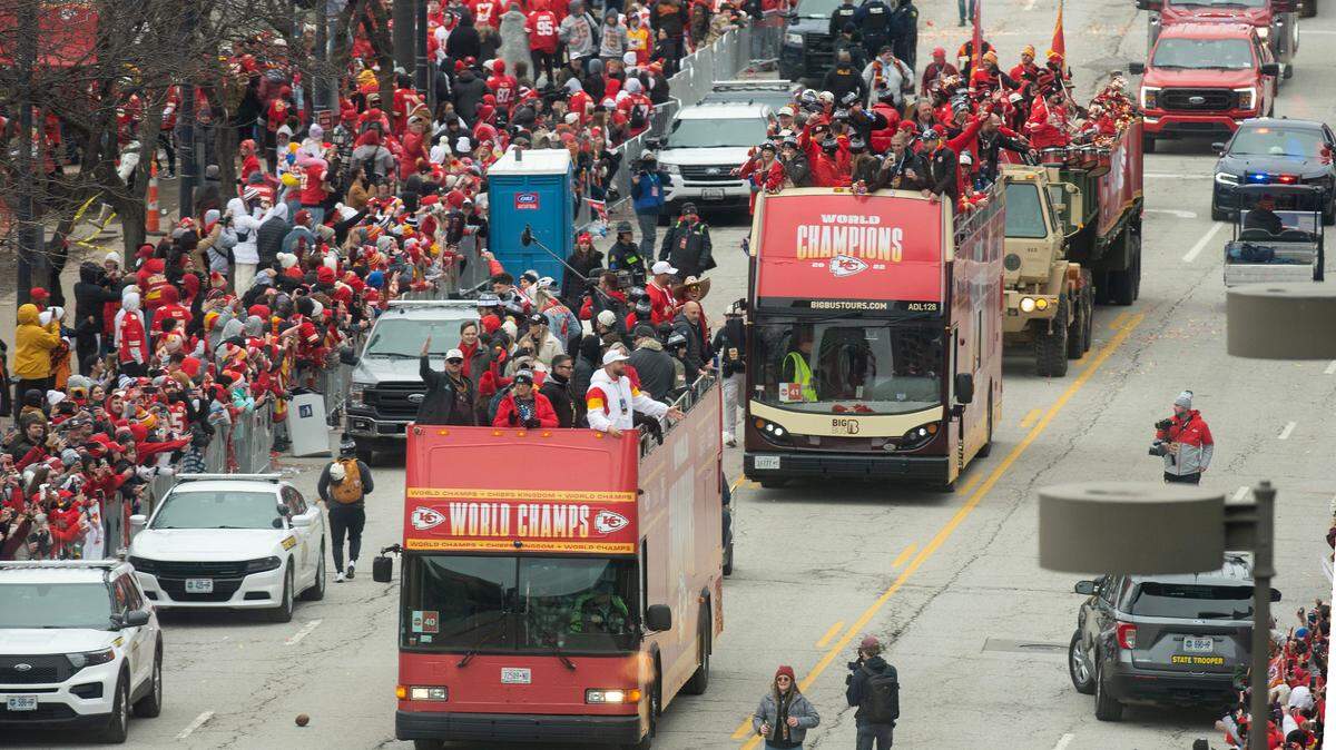 Fans overjoyed at Kansas City Chiefs parade: ‘It doesn’t get any more special’