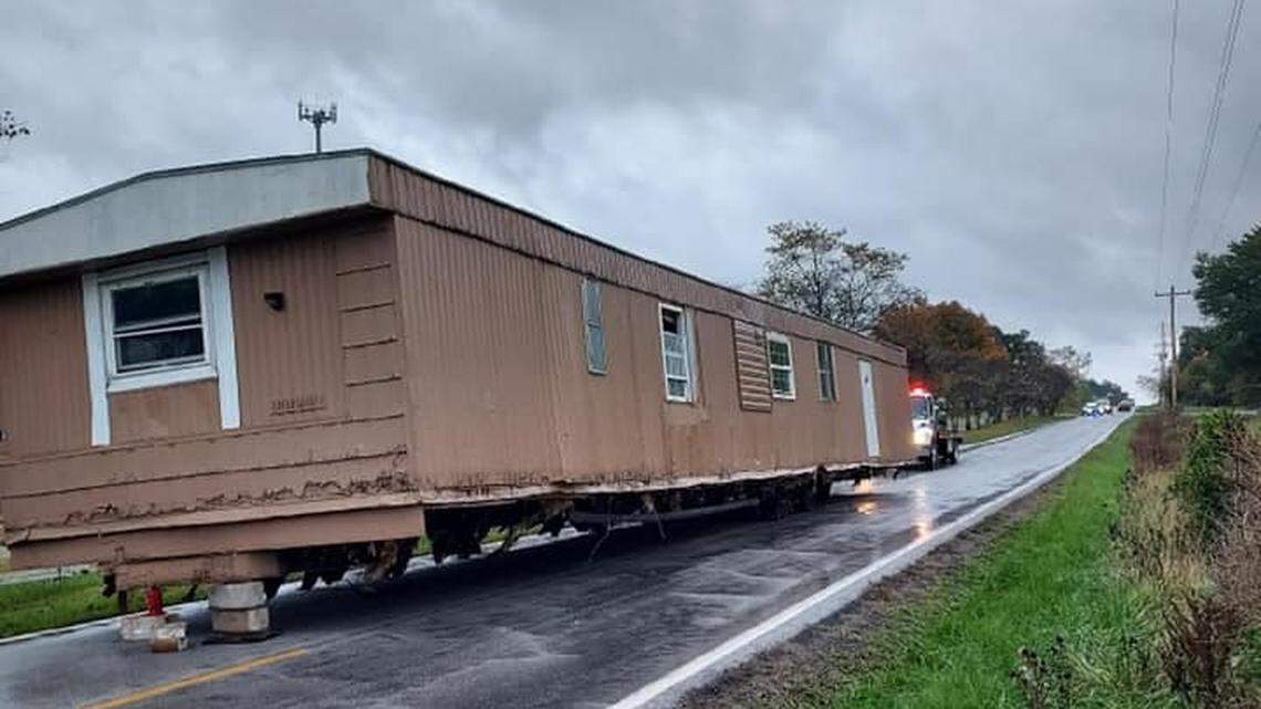 What was this abandoned mobile home doing near a Missouri intersection?