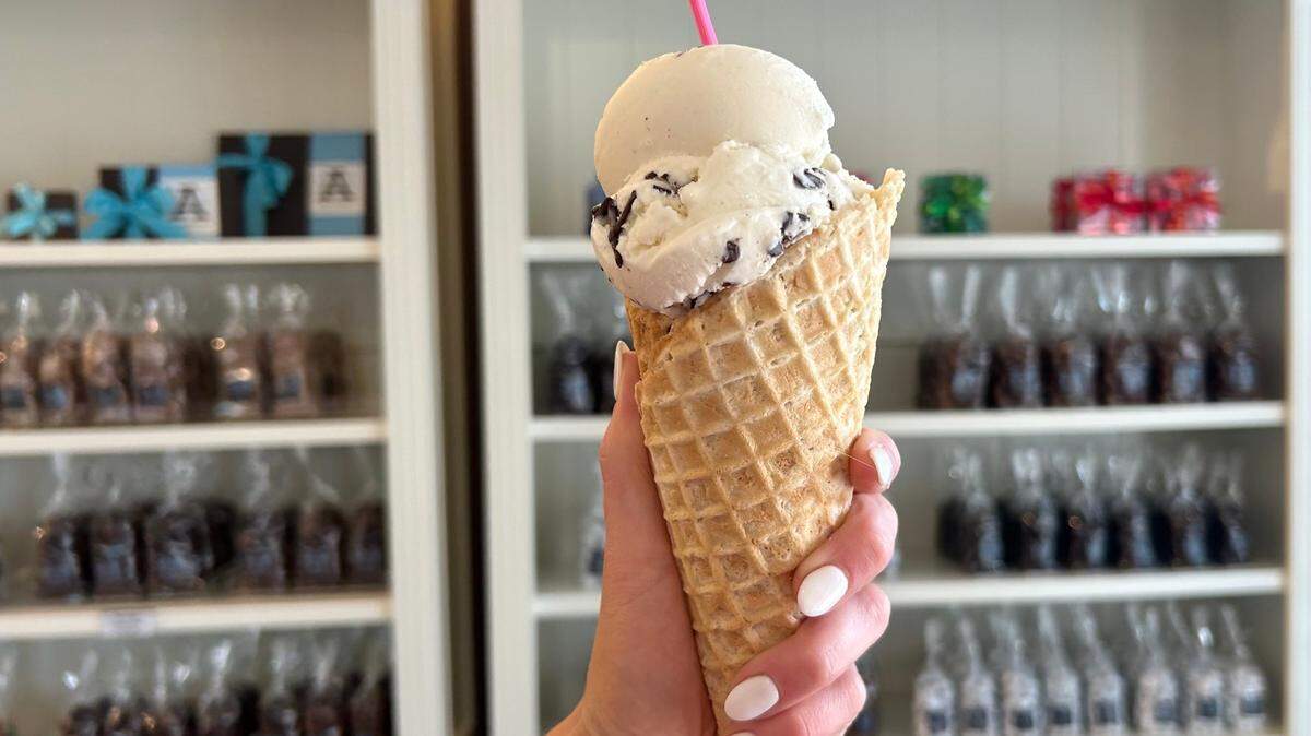 Flying Cow Gelato and Annedore’s Fine Chocolates opened in downtown Overland Park.