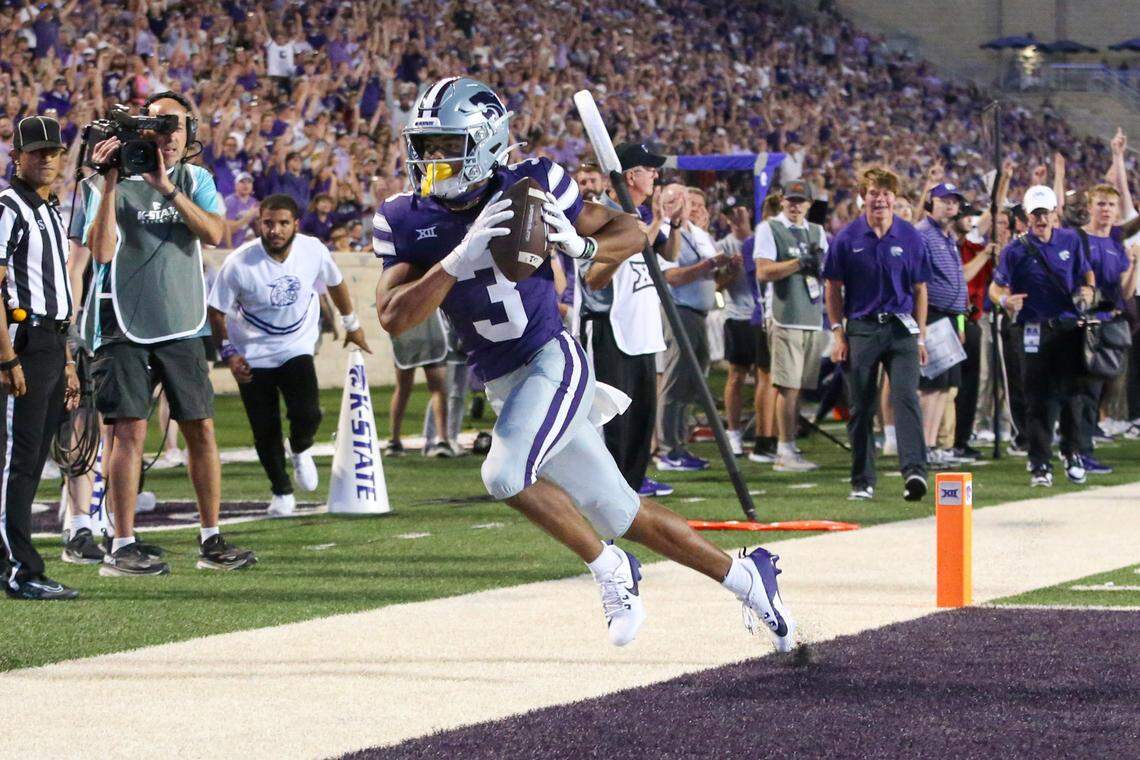 Kansas State Wildcats running back Dylan Edwards (3) makes a touchdown catch during the fourth quarter against the Tennessee-Martin Skyhawks at Bill Snyder Family Football Stadium on Aug. 31, 2024.