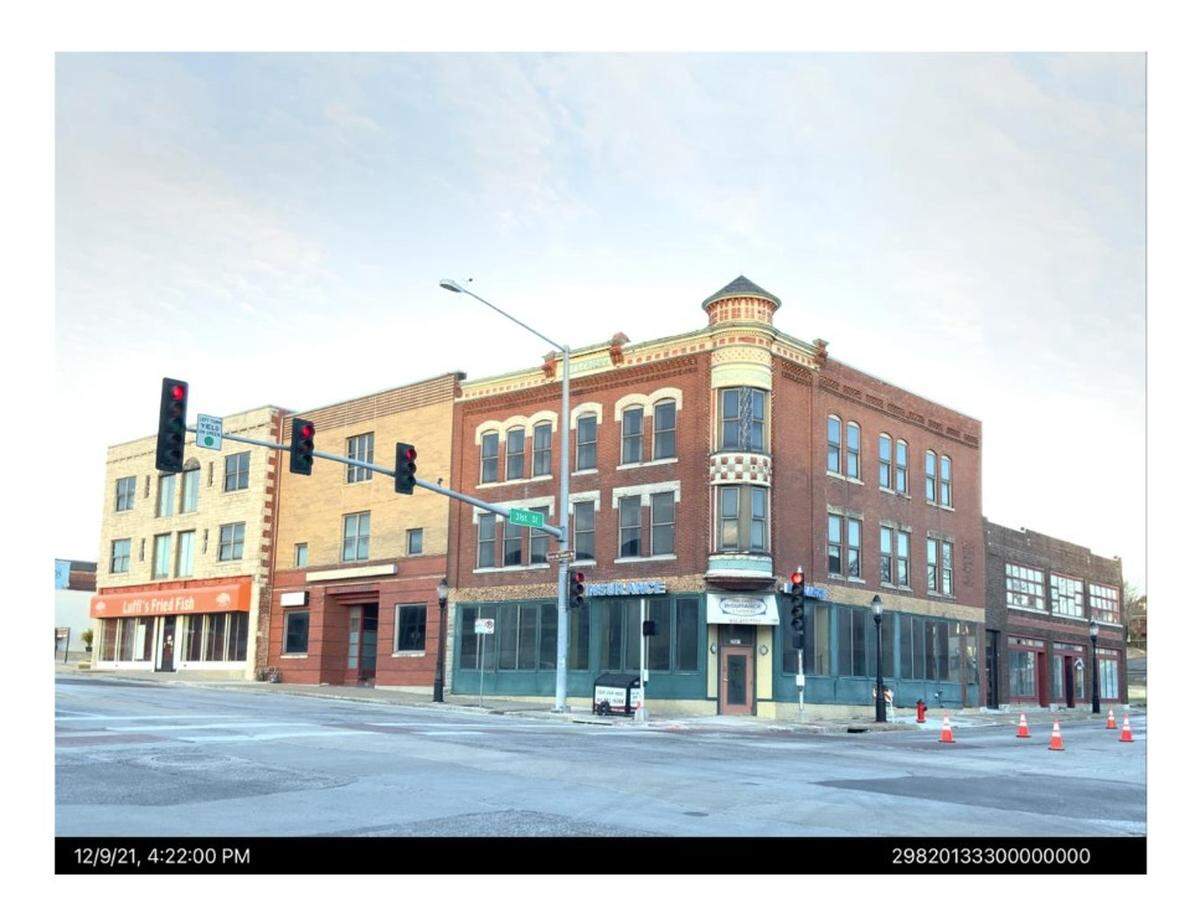 Four building complex at 31st and Main streets includes the Jeserich Building, built in 1888. Image from 2021.