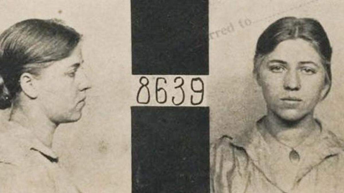 Mattie Howard spent most of her childhood in a convent before becoming a gangster in Kansas City.