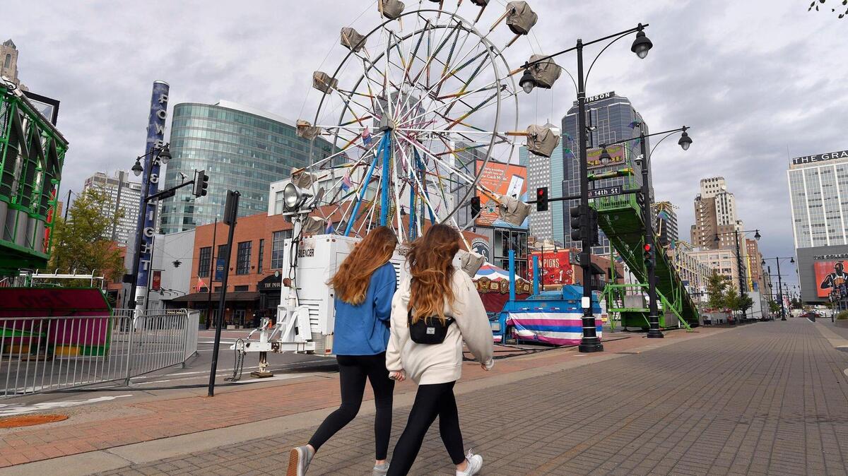 The Kansas City Power & Light District’s second annual Cornucopia: KC’s Ultimate Fall Fest gets underway Friday, and features a ferris wheel named “BIG ELI.” Cornucopia will cover three streets throughout the District and surround KC Live! The event, which runs through Sunday, features family-friendly activities, carnival rides, concessions and more.
