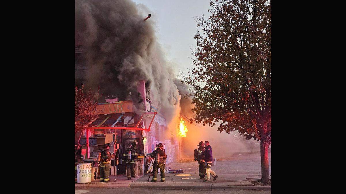 The bright pink building well-known to residents of Kansas City’s Manheim Park and Hyde Park neighborhoods as “A Splash of Life” caught fire early Friday and was significantly damaged, a Kansas City Fire Department spokesman said.