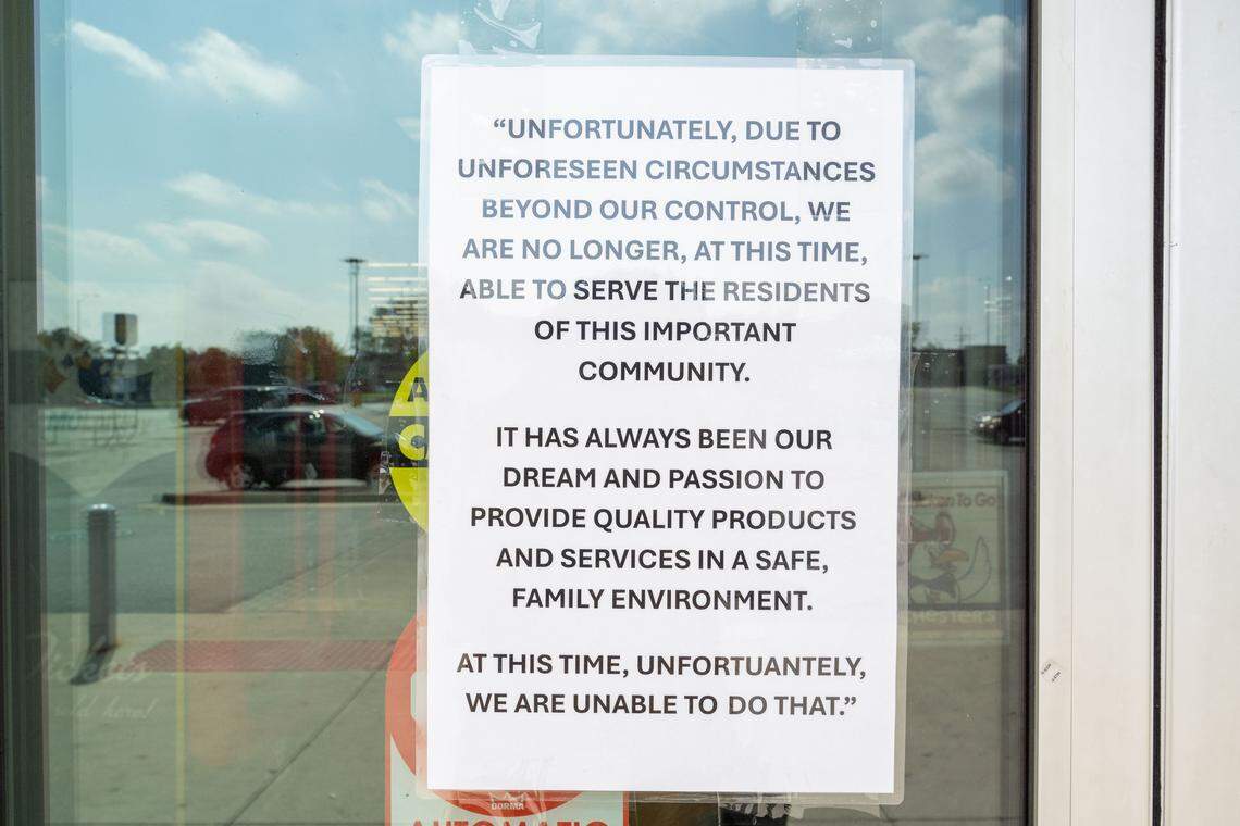 Sun Fresh Linwood with a sign on the door announcing to customers that it would not reopen, on Wednesday, Aug. 13, 2025, in Kansas City. The troubled grocery store closed the previous day.