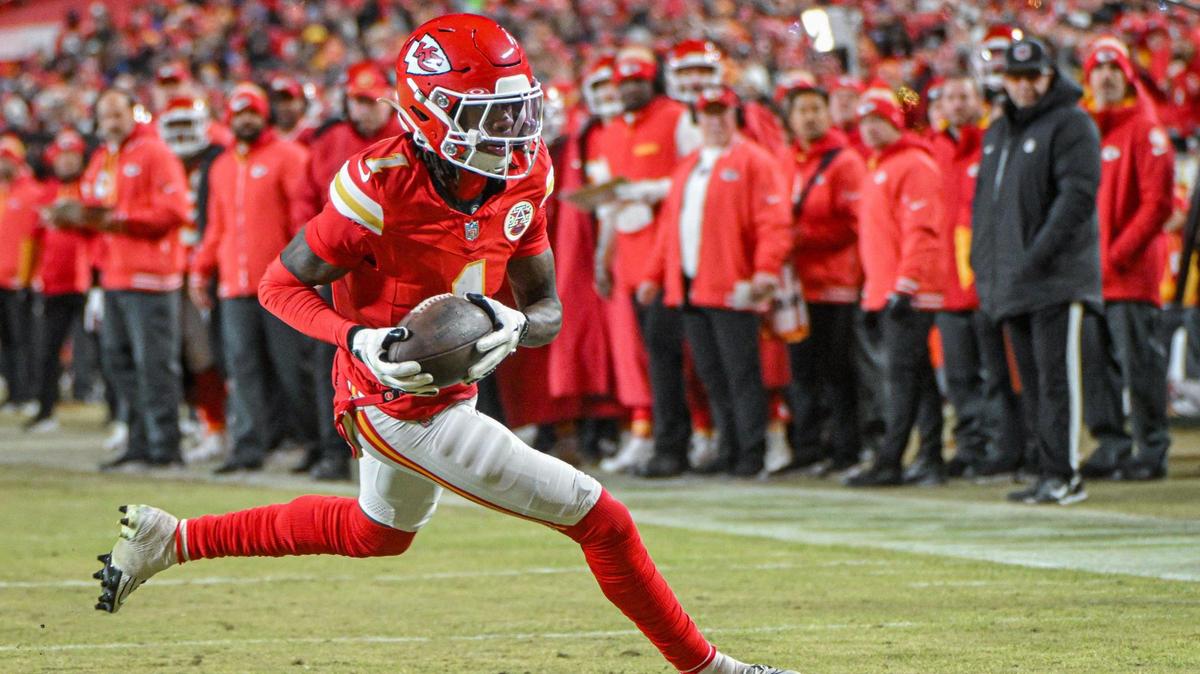Kansas City Chiefs wide receiver Xavier Worthy (1) runs in a touchdown against the Buffalo Bills in the second quarter during the AFC Championship Game on Sunday, Jan. 26, 2025, at GEHA Field at Arrowhead Stadium.