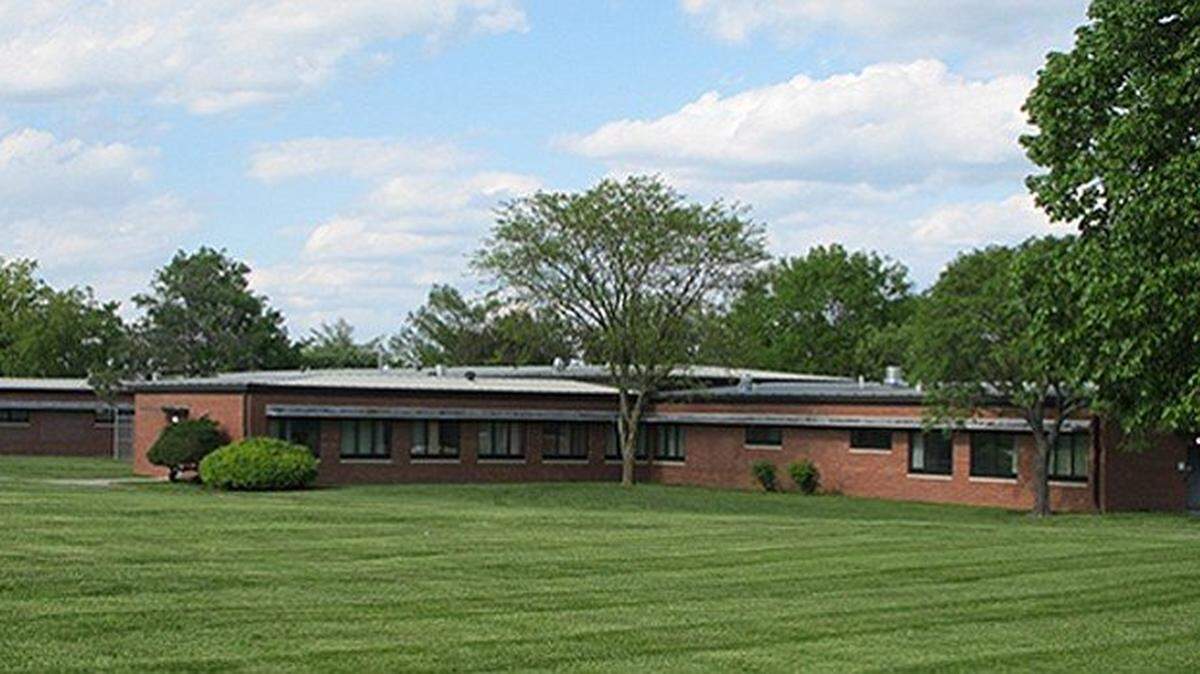 Doctors who don't pass their medical exams are still able to practice in Kansas at state facilities like Osawatomie State Hospital under an "institutional license." Ten of the 22 physicians at Osawatomie are on those licenses.
