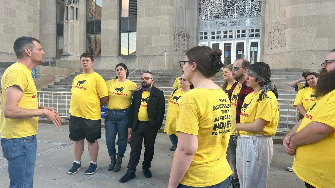 KC Tenants organizer Justin Stein debriefs with Independence Towers residents after an inconclusive hearing regarding tenant Anna Heetmann’s petition to be a party to a lawsuit against the troubled building’s owner.
