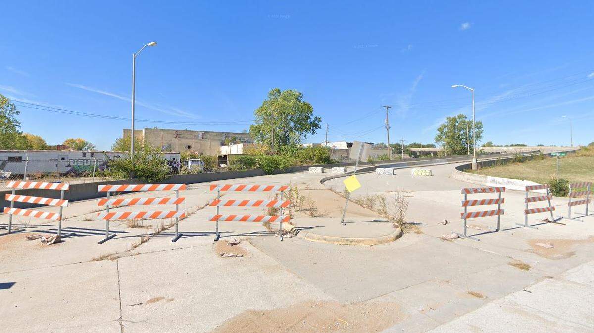 The Central Avenue Bridge, which connects James Street to the downtown region of Kansas City, Kansas, can be seen in this 2022 Google Street View image.