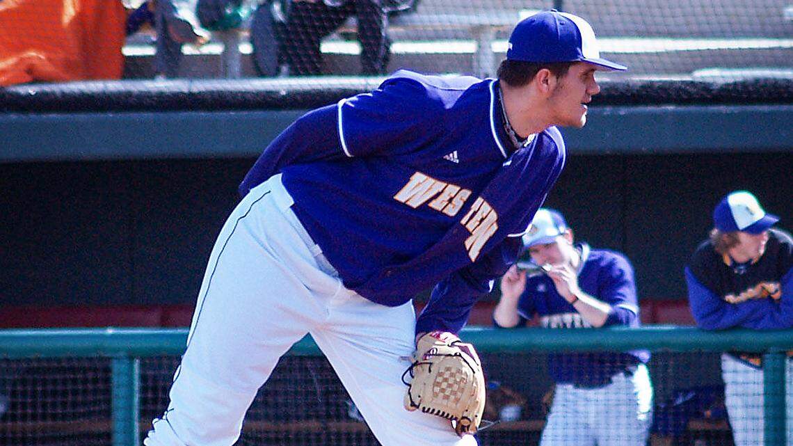 David Hill played college baseball as a pitcher for the Western Illinois University Fighting Leathernecks.