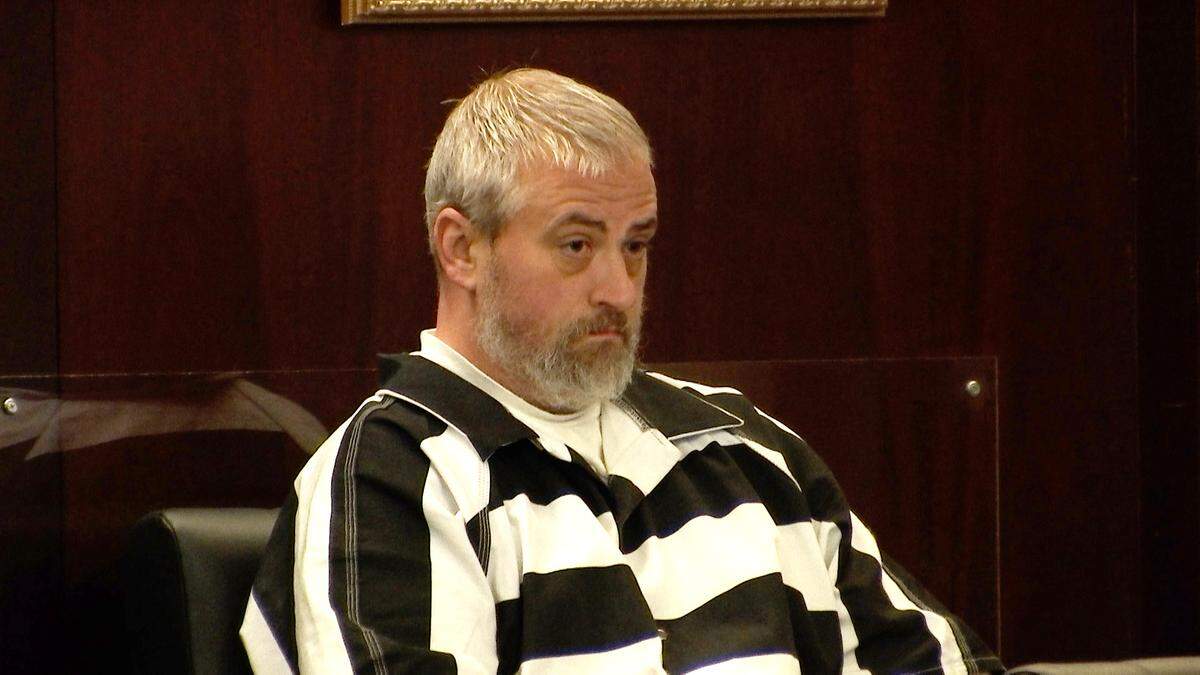 Jeffrey Traviss King, accused of 1st degree murder and armed criminal action, in the shooting death of his neighbor, Christopher Cole Wells, 41, awaits an appearance before Judge Shane T. Alexander in Clay County Circuit Court on Feb. 5, 2026