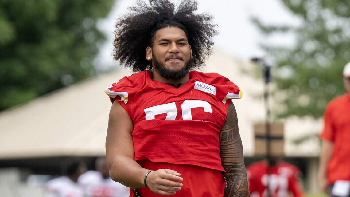 Where’s Kingsley Suamataia? Chiefs fans wonder why change was made at left guard