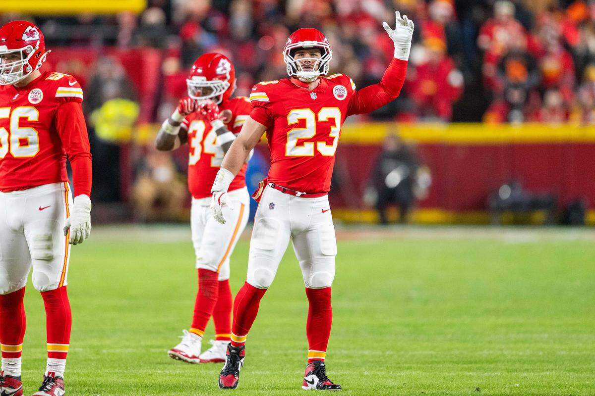 Kansas City Chiefs linebacker Drue Tranquill (23) hypes up the crowd in the first half of the Chiefs game vs. the Houston Texans on Sunday, December 7, 2025, at GEHA Field at Arrowhead Stadium.