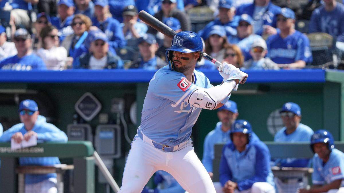 Kansas City Royals left fielder MJ Melendez (1) at bat against the Minnesota Twins during the game at Kauffman Stadium on April 10, 2025.