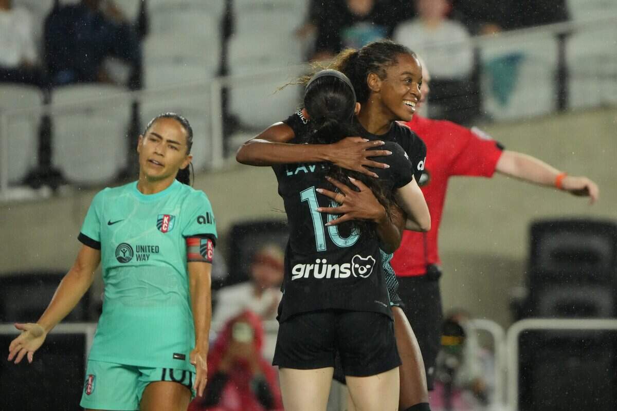COLUMBUS, OHIO - JUNE 26: Jordynn Dudley #2 of NJ/NY Gotham FC celebrates with teammate Rose Lavelle #16 after scoring the team's second goal during the 2026 NWSL Challenge Cup presented by e.l.f. match between NJ/NY Gotham FC and Kansas City Current at ScottsMiracle-Gro Field on June 26, 2026 in Columbus, Ohio. (Photo by Jason Mowry/Getty Images)