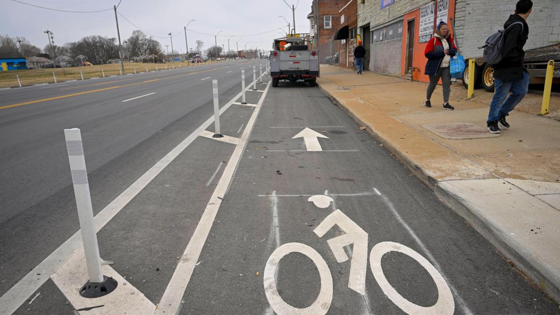 When bike lanes aren’t available, safety officials recommend Kansas bicyclists choose routes with lower speed limits and less vehicular traffic. Cars are not permitted to park in bike lanes.