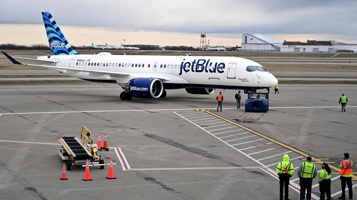 An Airbus A220 is taxied as JetBlue’s inaugural flight from Kansas City International Airport to New York’s John F. Kennedy International Airport prepared to depart in 2022.