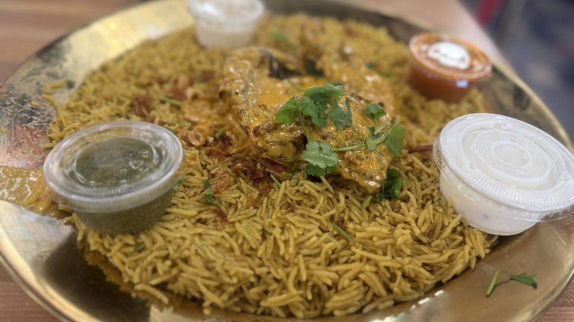 Johnson County Indian restaurant with massive menu opens: chaat, chai, more