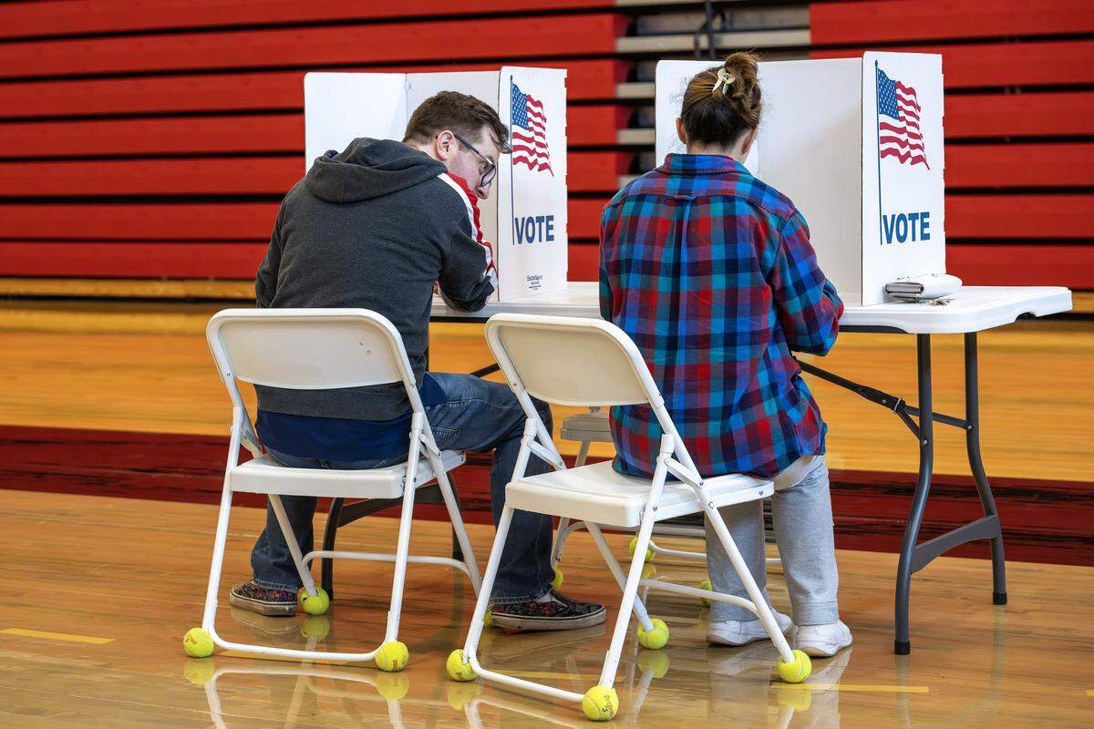 Voters cast their ballot at Van Horn High School during Election Day on Tuesday, April 7, 2026, in Independence.